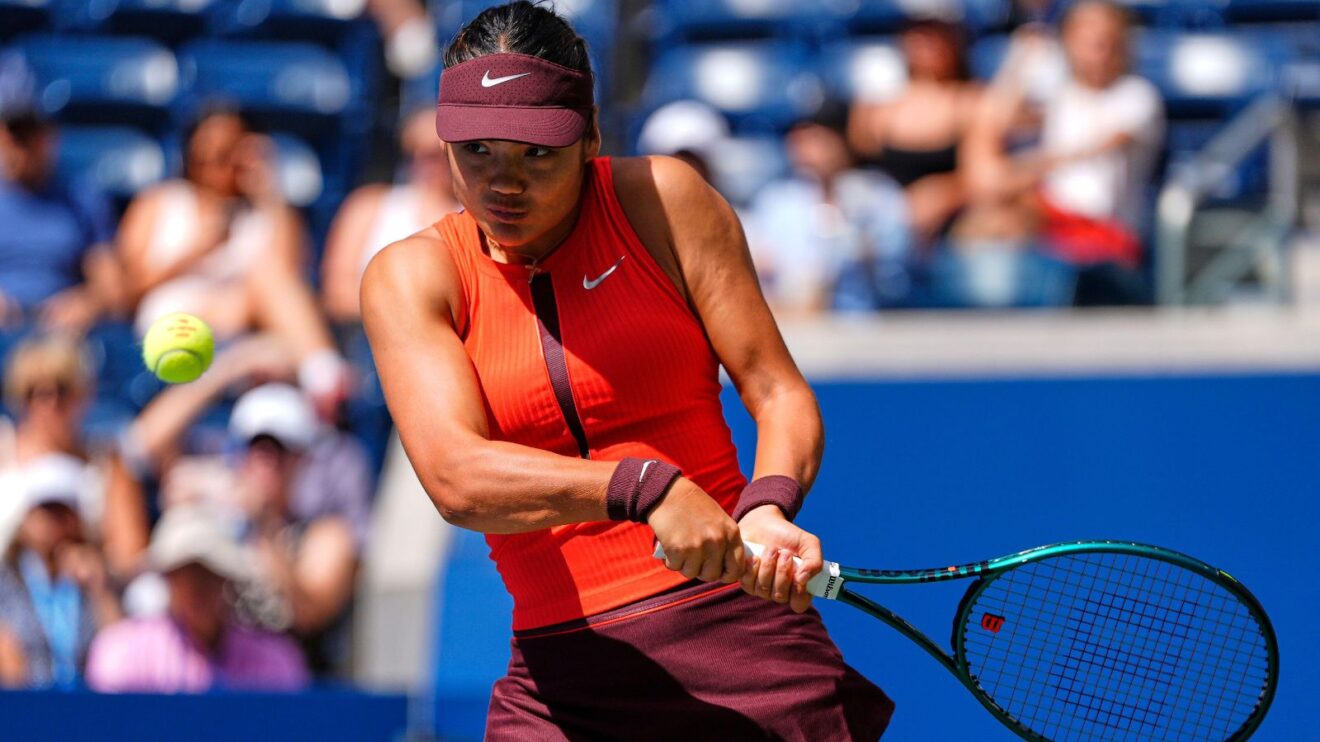 Emma Raducanu hits a backhand at the 2025 US Open.