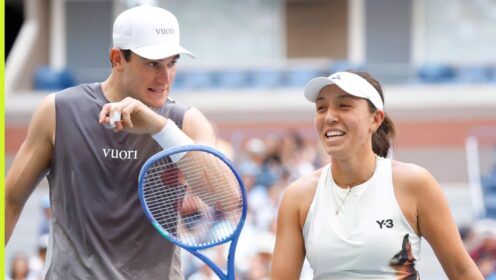 Jack Draper and Jessica Pegula playing mixed doubles