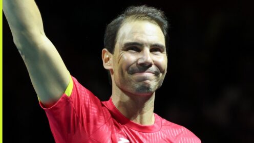 Rafa Nadal waves to the crowd