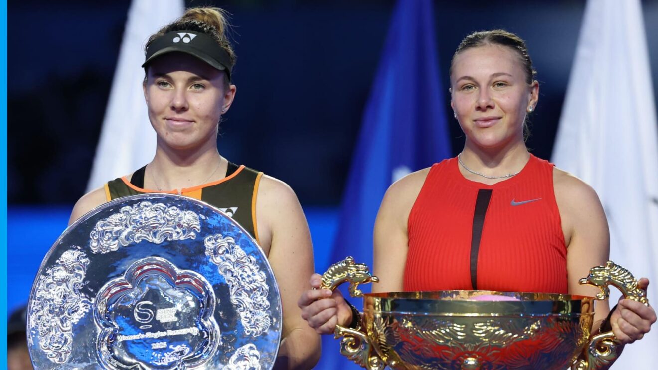 Pictured: Linda Noskova and Amanda Anisimova after the China Open final.