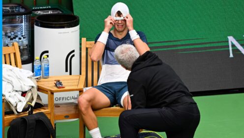 Holger Rune in tears after his injury