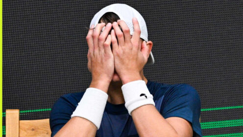 Pictured: Holger Rune in agony after picking up an injury