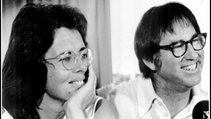 Pictured L-R: Billie Jean King and Bobby Riggs.