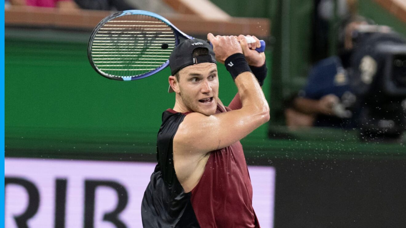 Jack Draper hits a backhand in Indian Wells