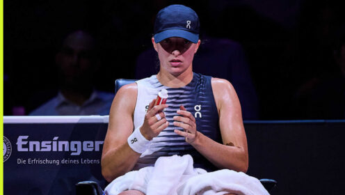 Pictured: Iga Swiatek takes a breather