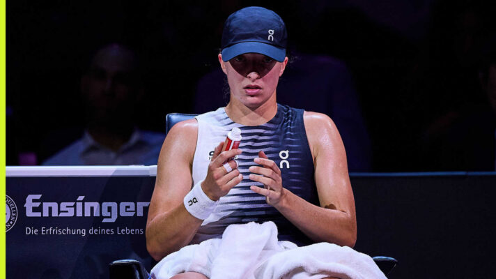 Pictured: Iga Swiatek takes a breather