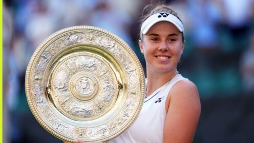 Linda Noskova with the 2026 Wimbledon title