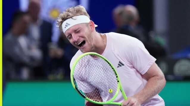 Alejandro Davidovich Fokina celebrating his Shanghai Masters title