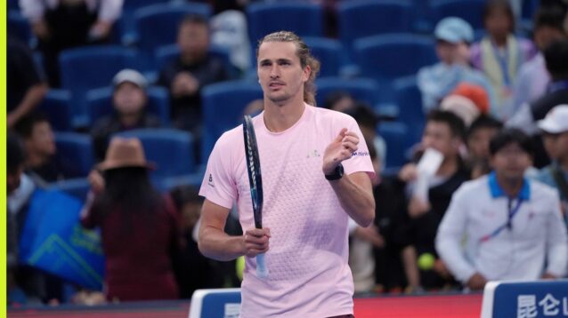 Alexander Zverev applauding the fans at the 2026 China Open.